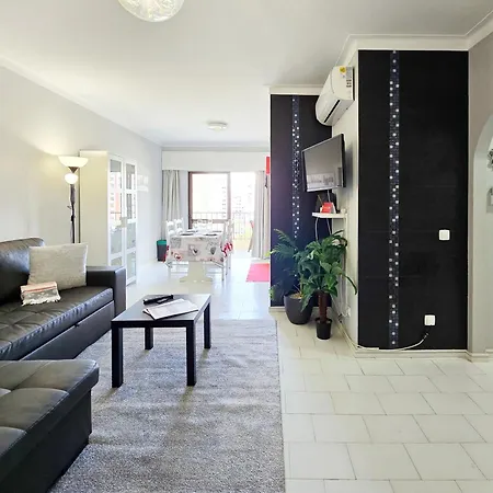 Rocha Cinza דירה